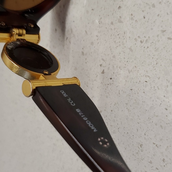 Vintage GIANNI VERSACE 90's sunglasses (mod 617/B col 900) - Picture 6 of 11